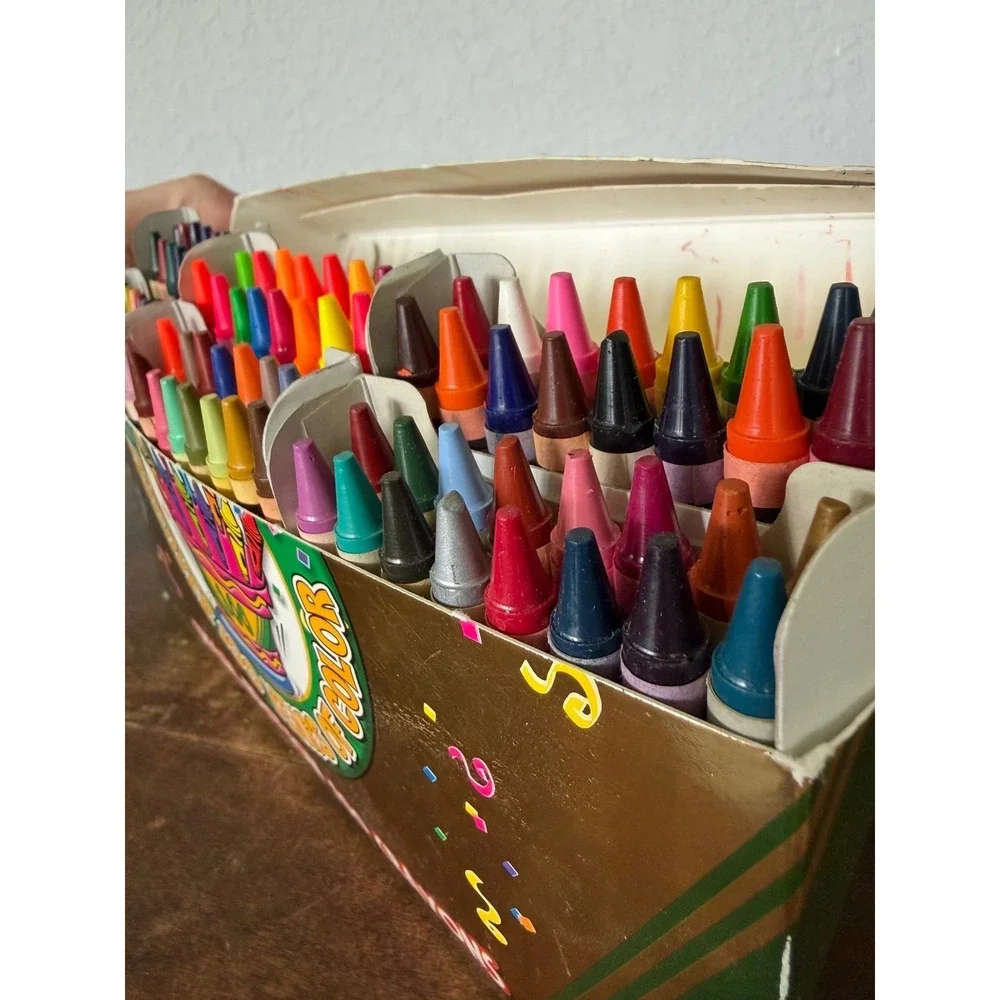 Vintage Crayola Special Edition 100 Crayons Gold Box 2002 Binney & Smith